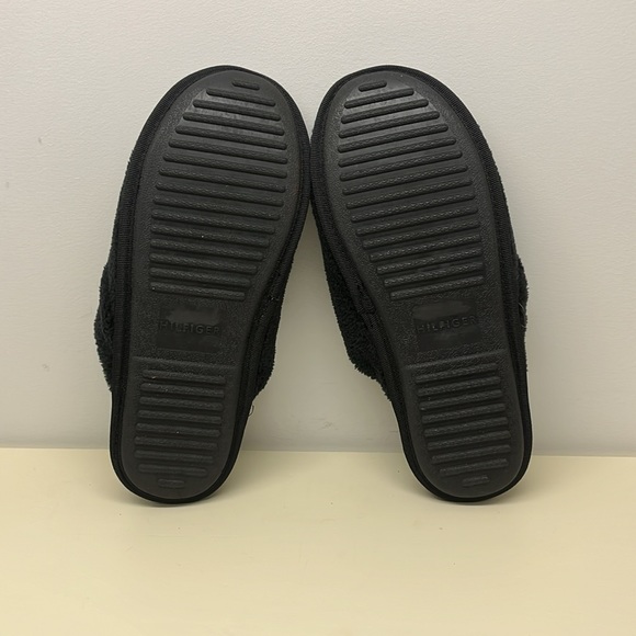 Tommy Hilfiger Logo Black Fur Slippers Men’s Size 9 (NWOT) - Picture 6 of 6